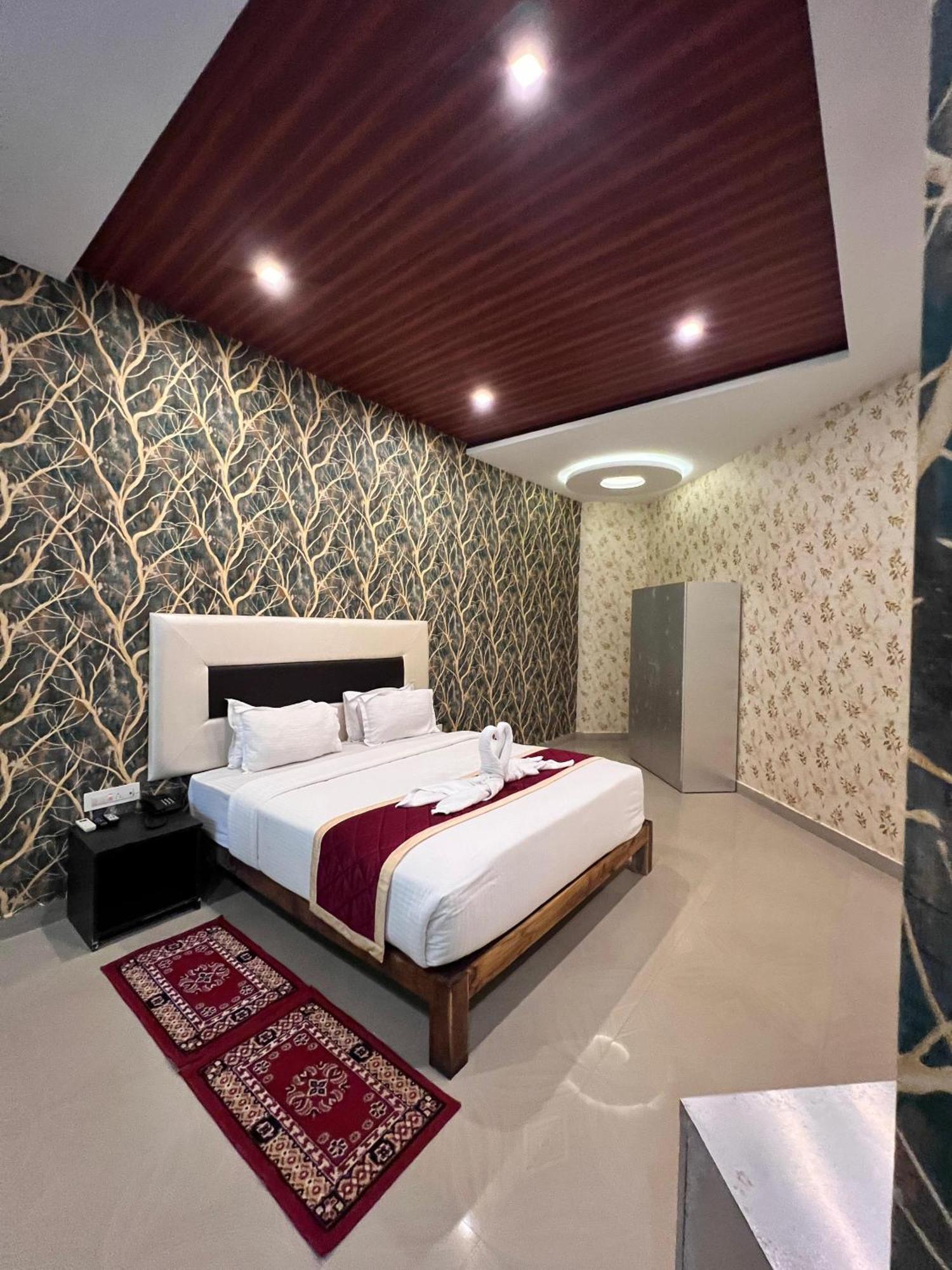 Plumeria Resort Kushālnagar Exterior foto